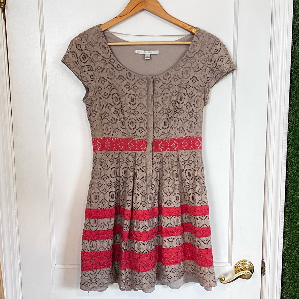 Beautiful Tan & Coral Lauren Conrad dress 🌺